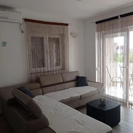 Daire For Holidays In Croatia Sveti Filip i Jakov